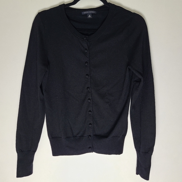 Banana Republic Sweaters - BANANA REPUBLIC black cartigan. 82% wool